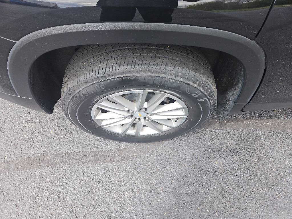 Used 2023 Chevrolet Traverse LT w/ LPO, Floor Liner Package AWD/4WD image 11