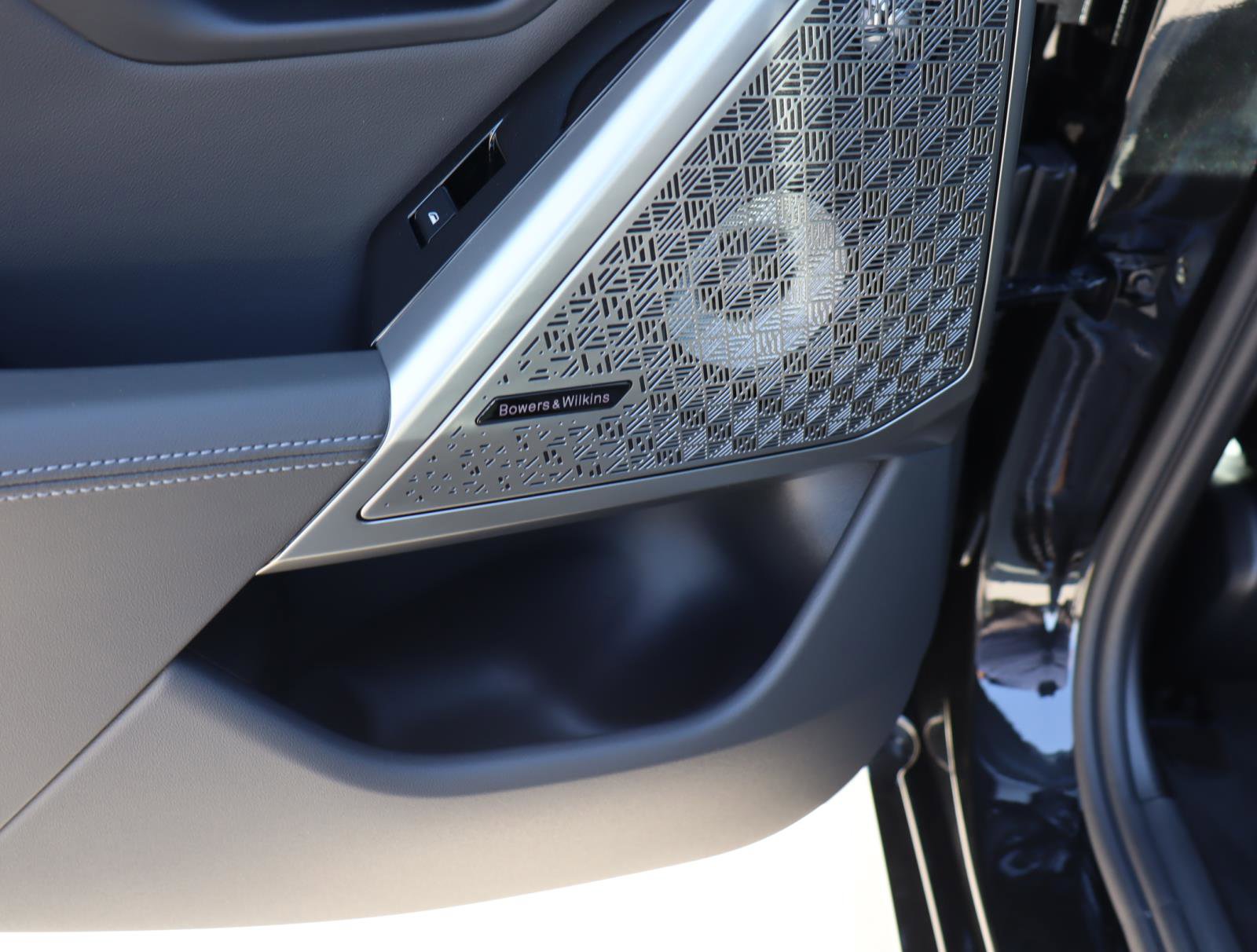 New 2025 BMW i5 M60 w/ Premium Package image 14