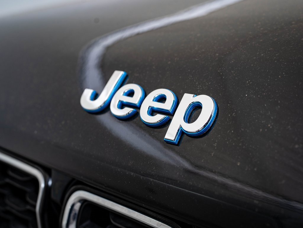 Used 2024 Jeep Grand Cherokee Limited 4xe image 3