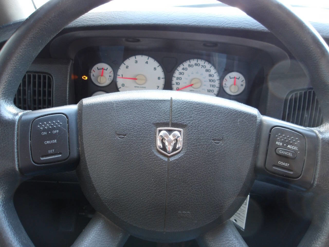 Used 2004 Dodge Ram 1500 Truck ST w/ Trailer Tow Group image 14