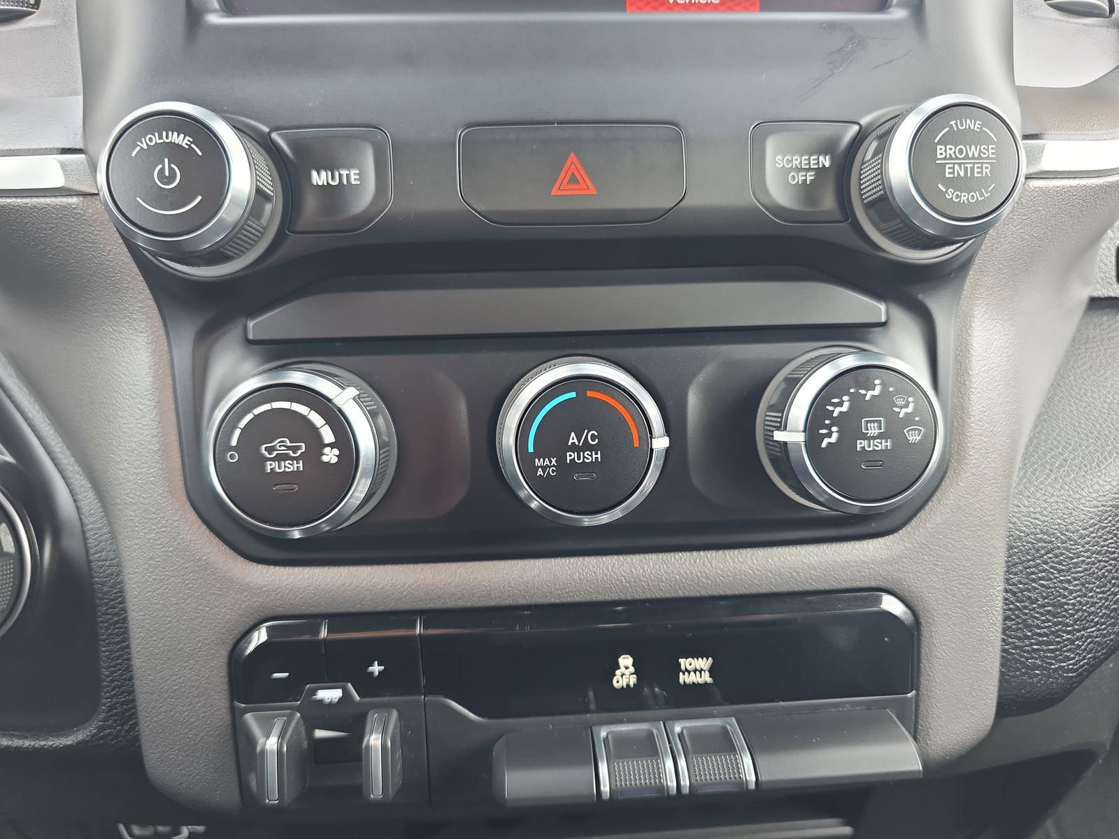 Used 2024 RAM 2500 Big Horn image 24