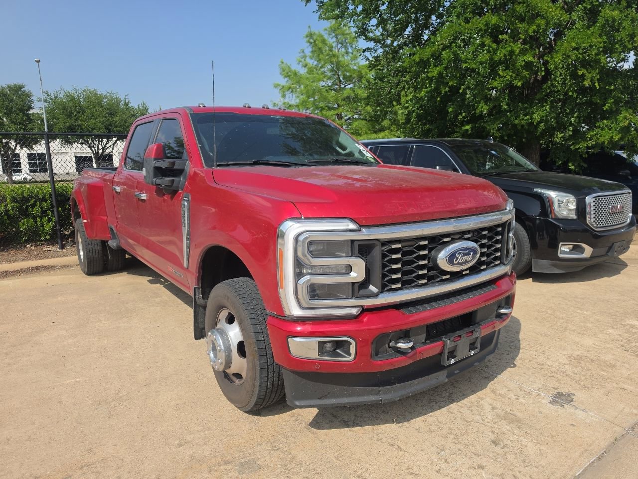 Used 2023 Ford F350 Limited AWD/4WD image 2