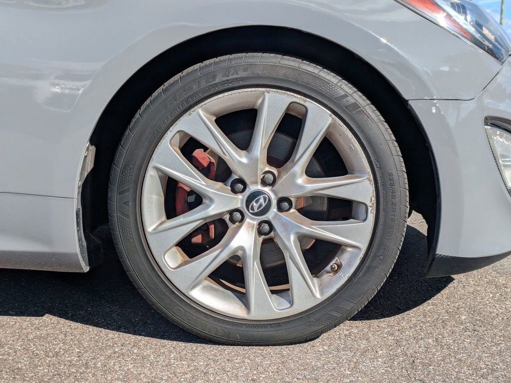 Used 2013 Hyundai Genesis 3.8 image 11