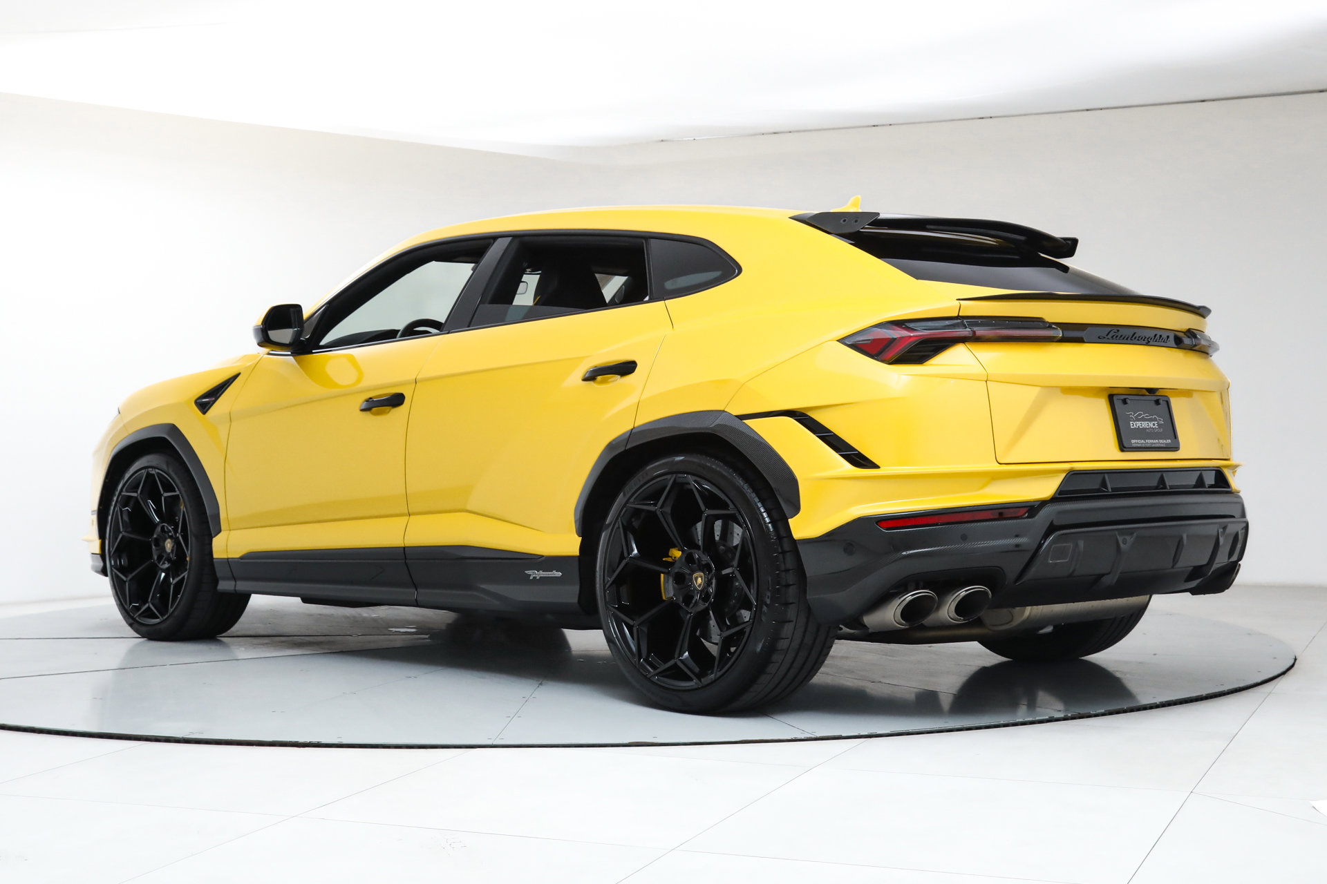 Used 2023 Lamborghini Urus Performante image 3