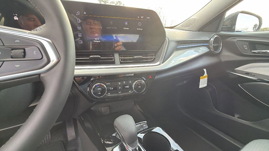 New 2026 Chevrolet Trax LT w/ Midnight Edition image 24