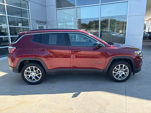 Used 2022 Jeep Compass Latitude AWD/4WD image 8