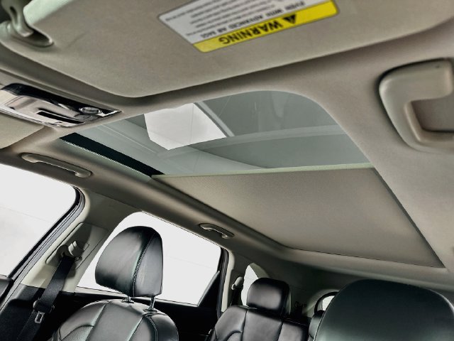 Used 2024 Kia Sorento S w/ Panoramic Sunroof Package AWD/4WD image 4
