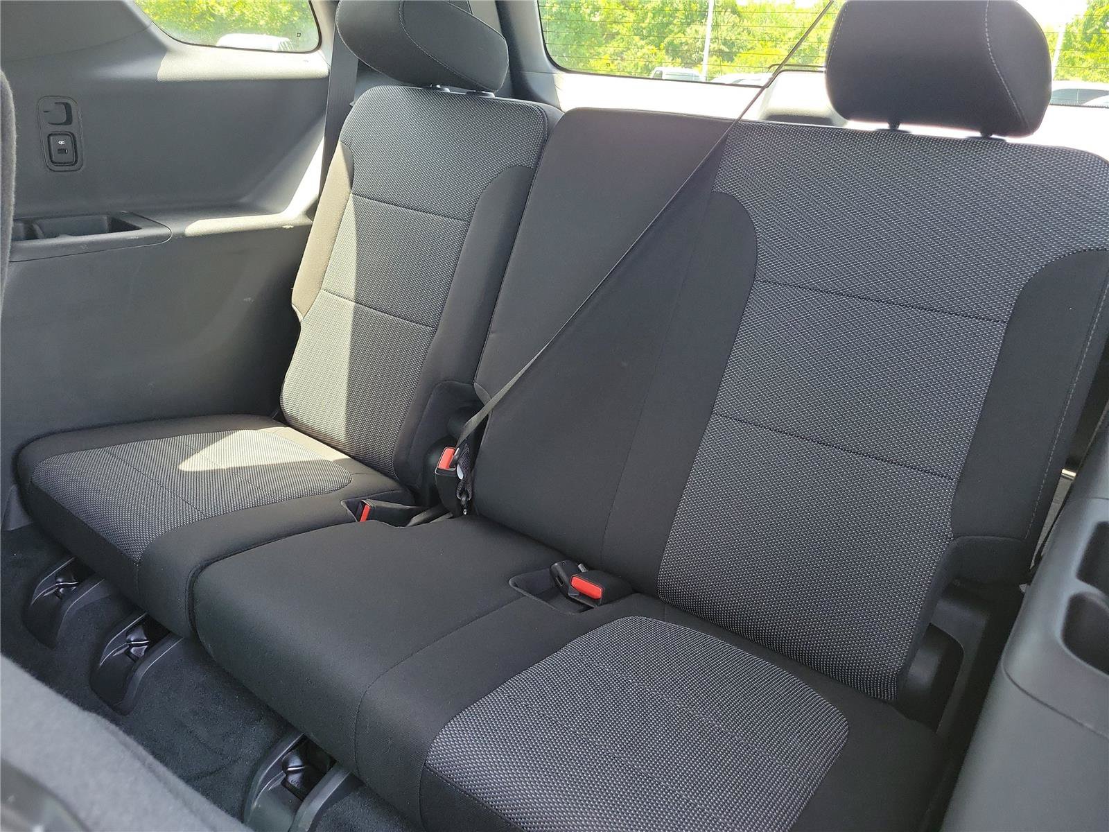 Used 2022 Chevrolet Traverse LT FWD image 14