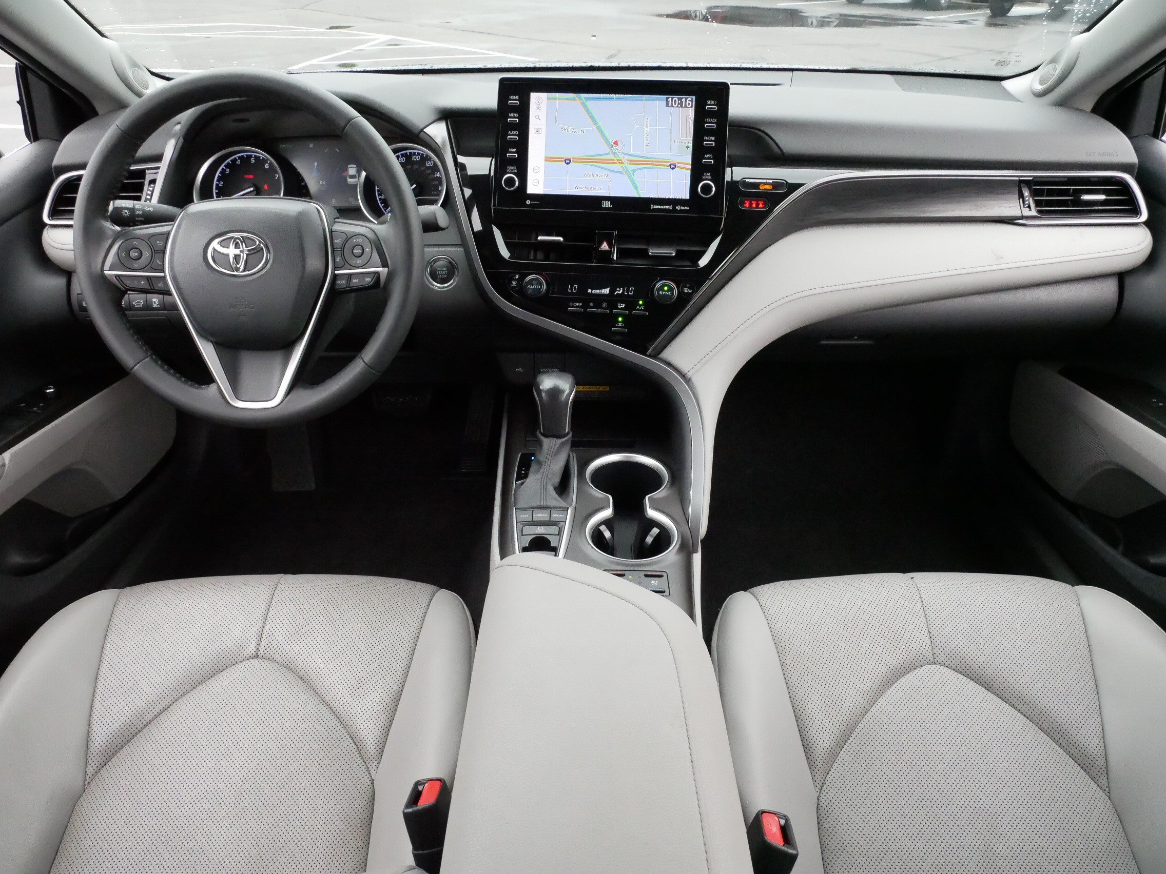 Used 2021 Toyota Camry XLE w/ Navigation Package FWD image 10