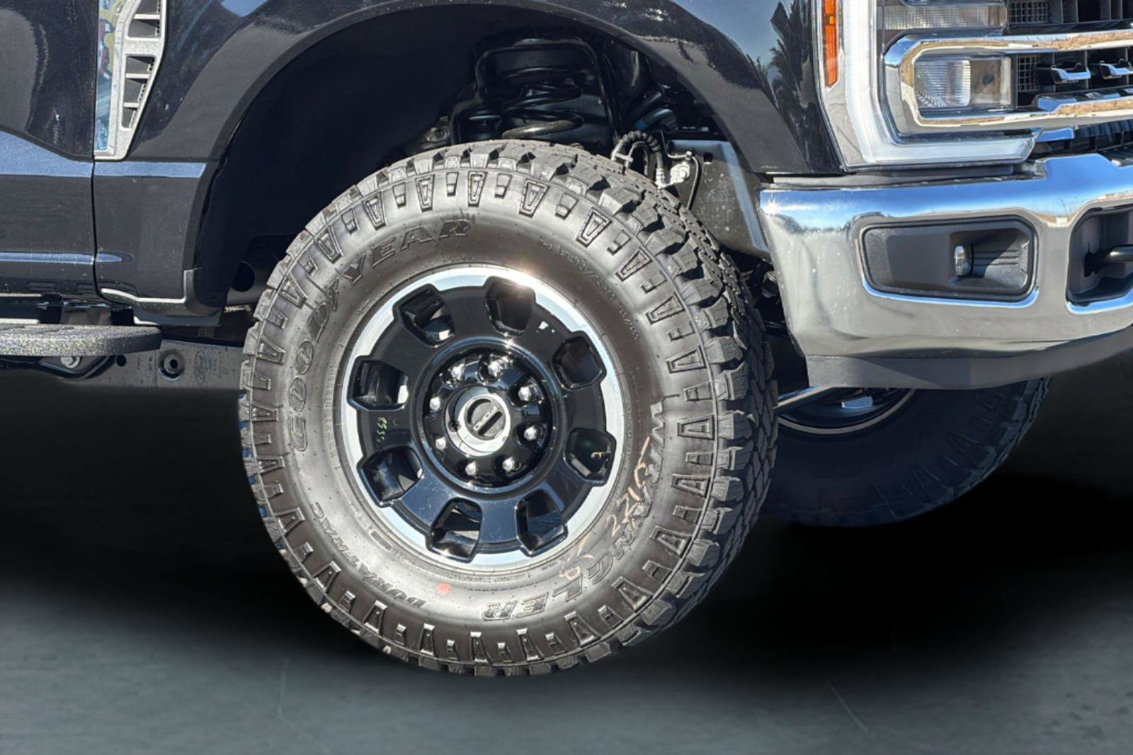 New 2026 Ford F250 XLT w/ XLT Premium Package AWD/4WD image 32