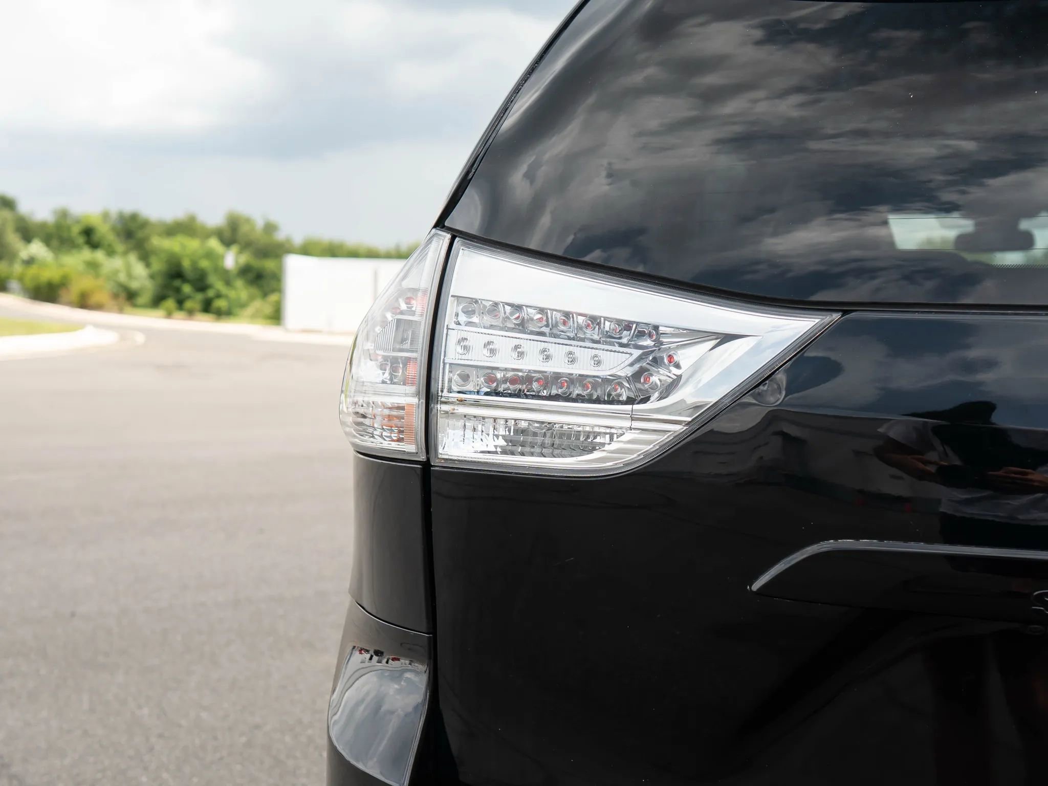 Used 2018 Toyota Sienna SE image 13