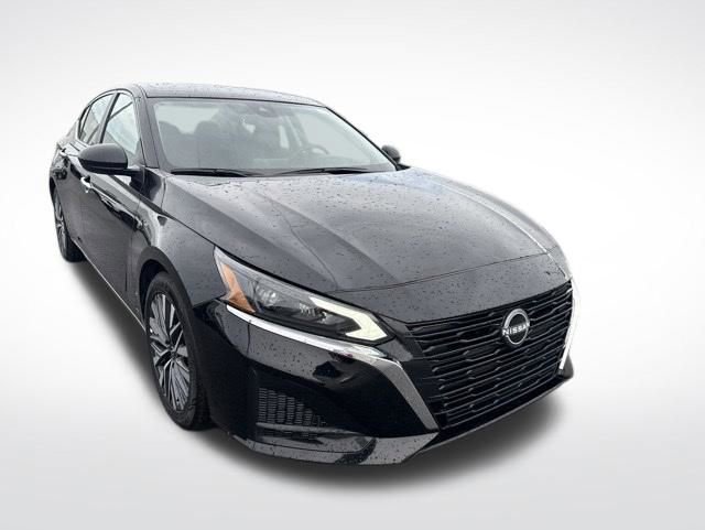 Used 2025 Nissan Altima 2.5 SV FWD image 7