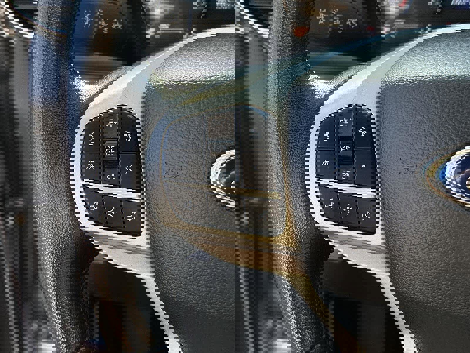 Used 2022 Ford Explorer Limited image 24