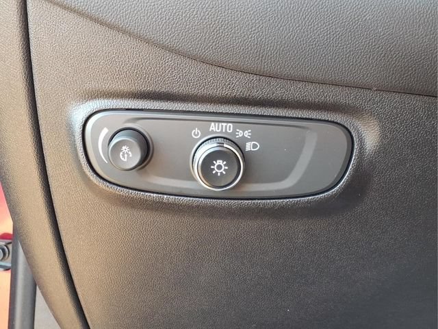 Used 2019 Chevrolet Equinox LT FWD image 17