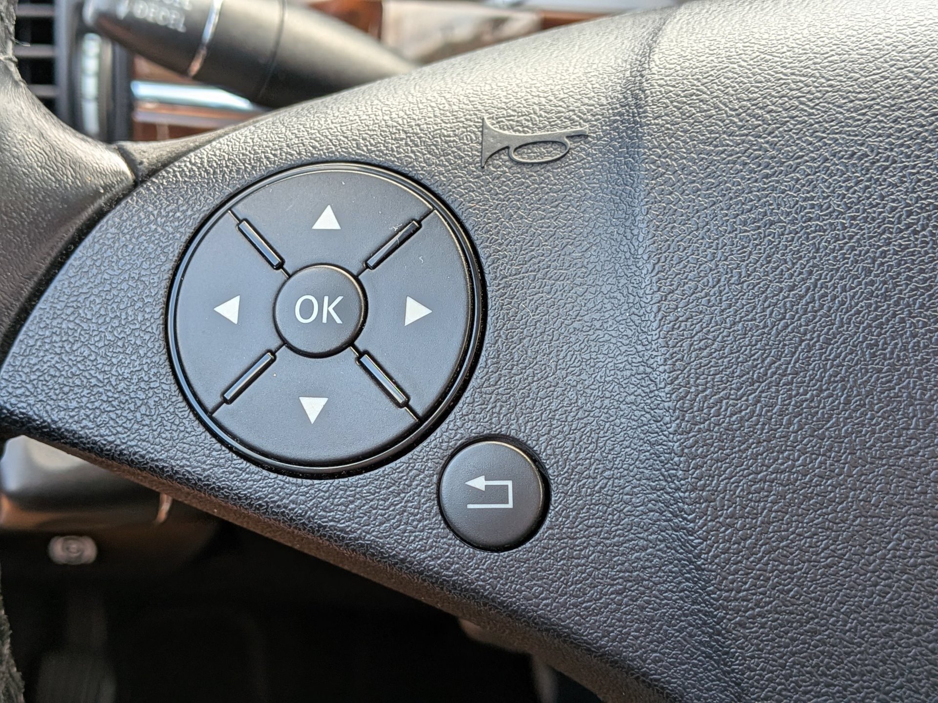 Used 2012 Mercedes-Benz GLK 350 4MATIC image 28