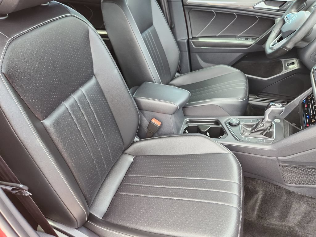 Certified 2024 Volkswagen Tiguan SE R-Line w/ MDO Package, Two-Row AWD/4WD image 16