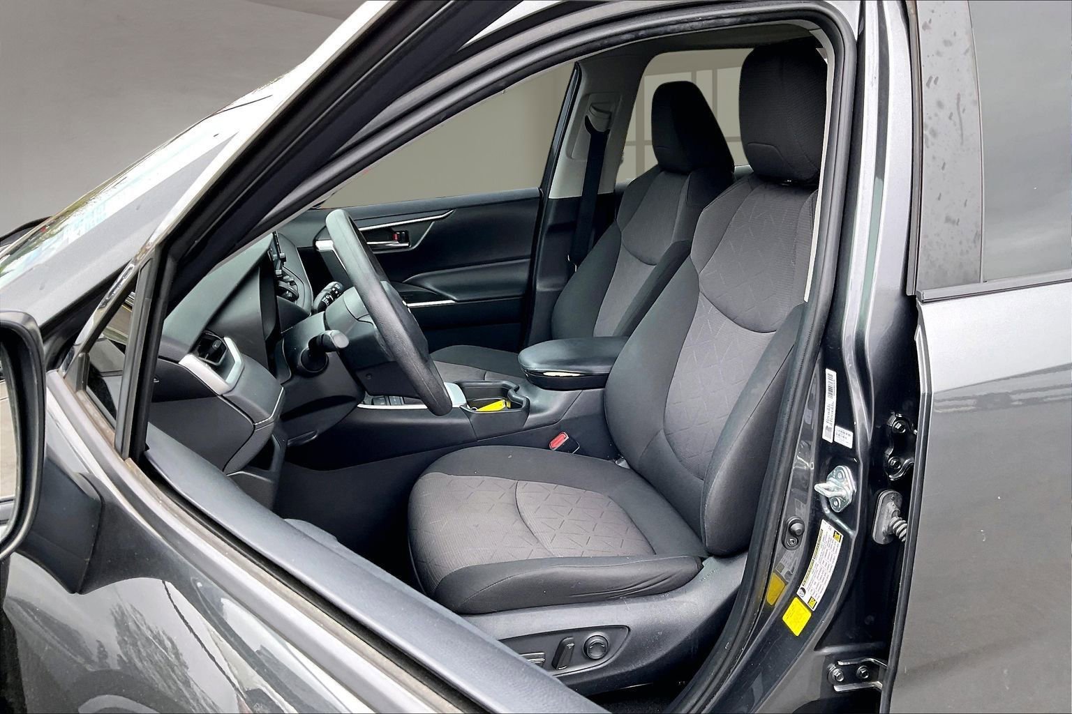 Used 2019 Toyota RAV4 XLE image 21