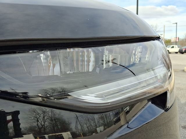 Used 2021 Buick Envision Essence w/ Technology Package I image 12