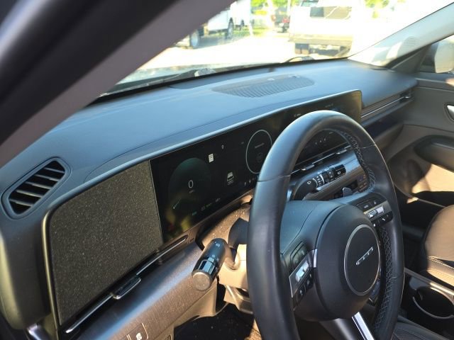 Used 2025 Hyundai Kona Limited image 9