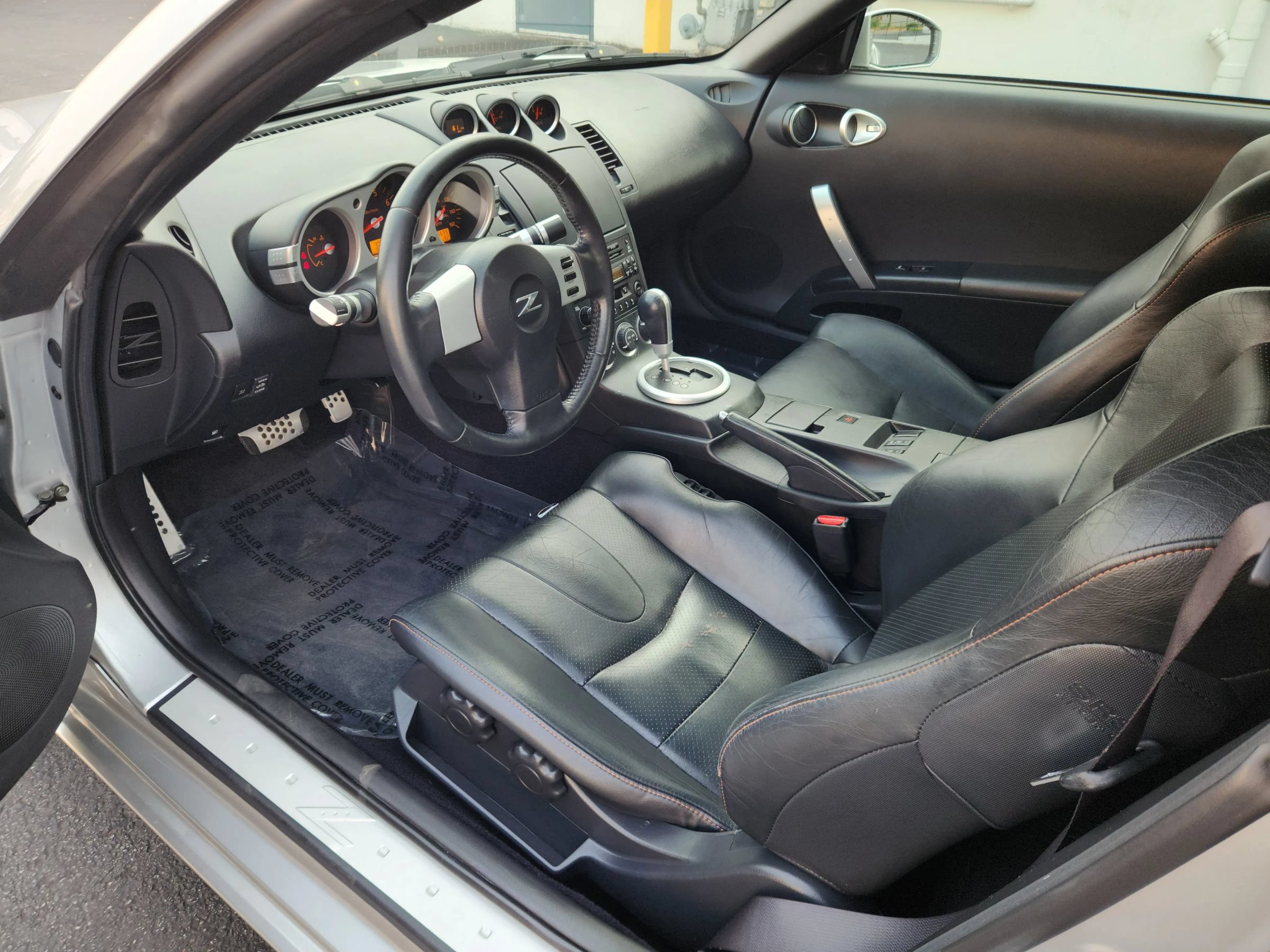 Used 2005 Nissan 350Z Touring RWD image 6