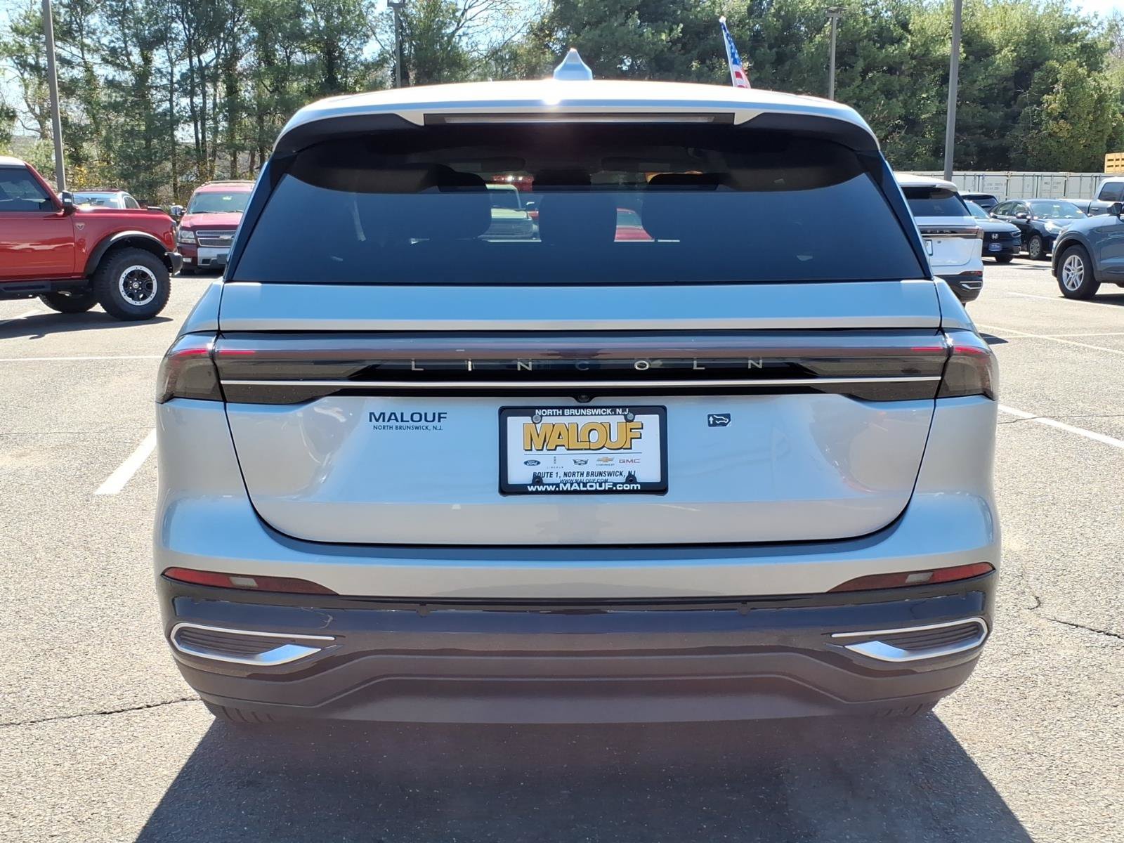 Used 2025 Lincoln Nautilus Premier w/ Equipment Group 102A AWD/4WD image 5