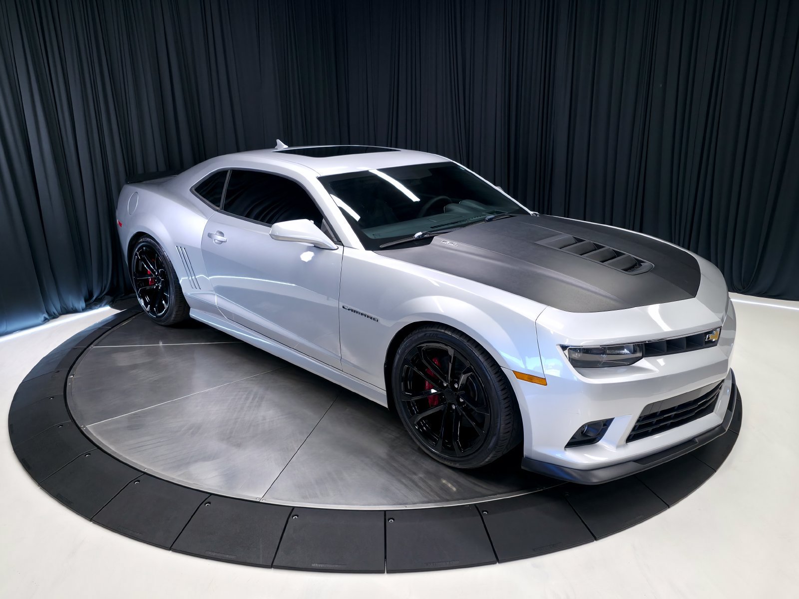 Used 2015 Chevrolet Camaro SS w/ SS Performance Package RWD image 53