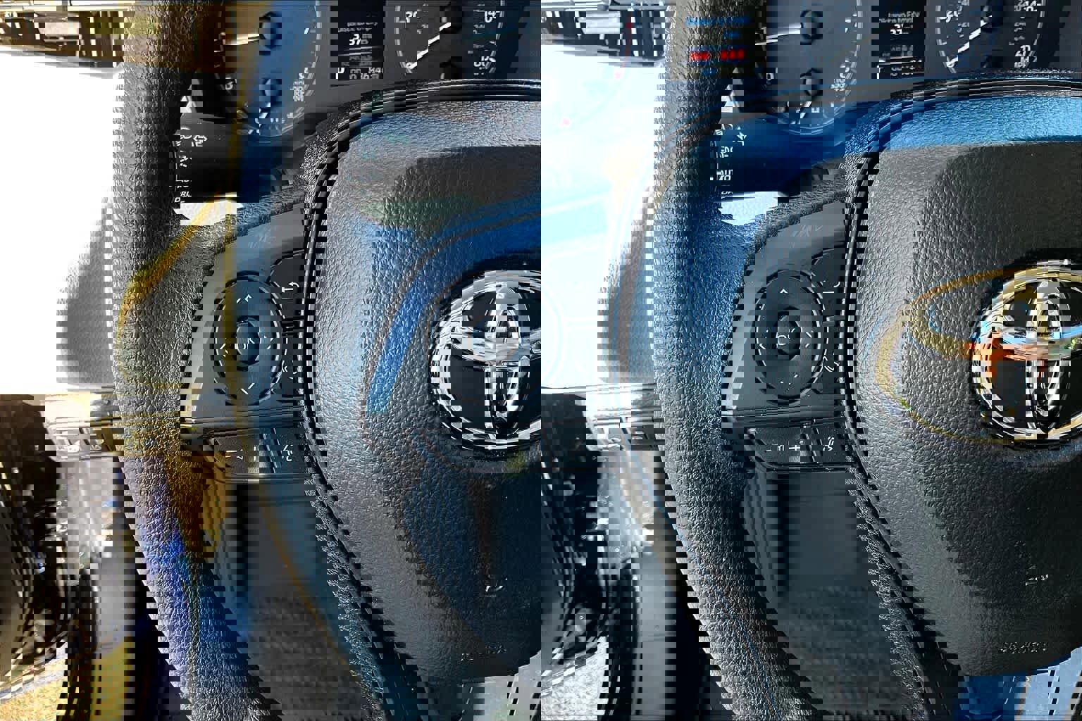 Certified 2025 Toyota Corolla LE image 22