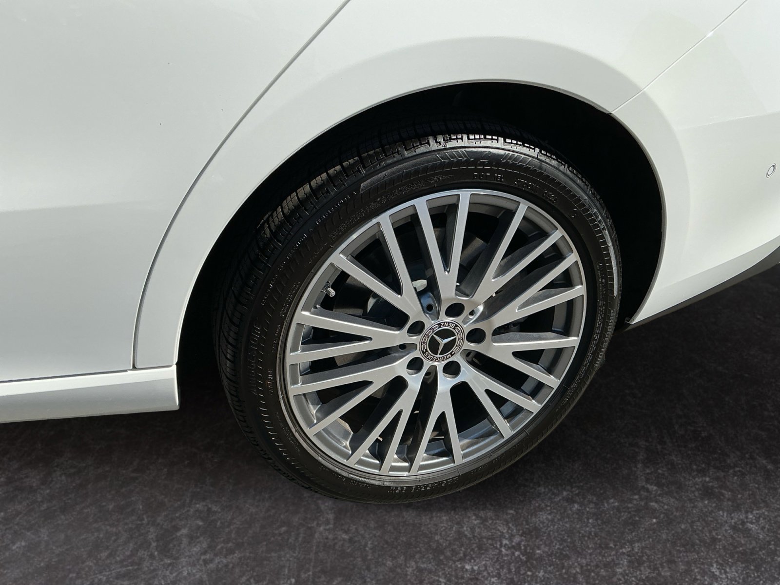 Used 2025 Mercedes-Benz CLA 250 4MATIC image 9