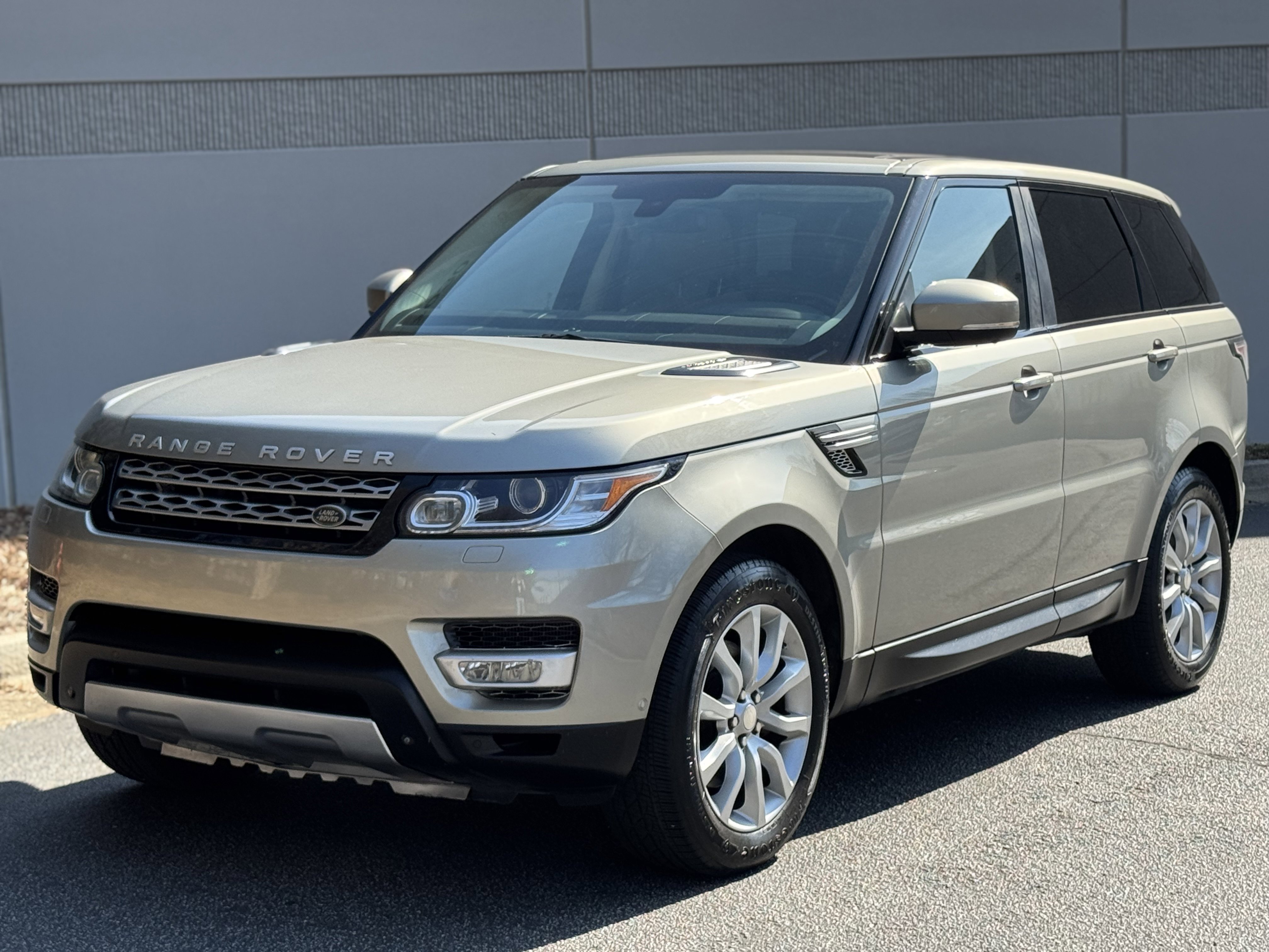 Used 2014 Land Rover Range Rover Sport HSE image 1