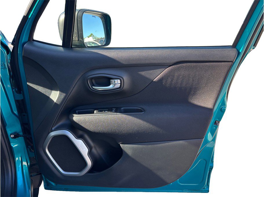 Used 2021 Jeep Renegade Latitude FWD image 40