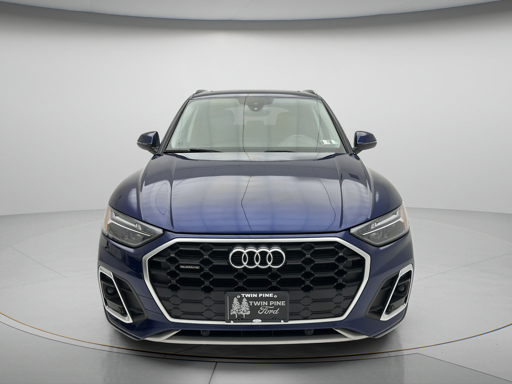 Used 2023 Audi Q5 2.0T Premium w/ Convenience Package AWD/4WD image 2