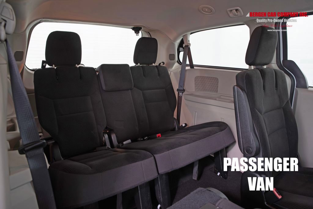 Used 2018 Dodge Grand Caravan SE w/ UConnect Hands-Free Group FWD image 19