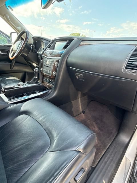 Used 2014 INFINITI QX80 4WD w/ Deluxe Touring Package image 39