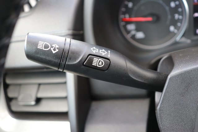 Used 2024 GMC Terrain SLT image 22