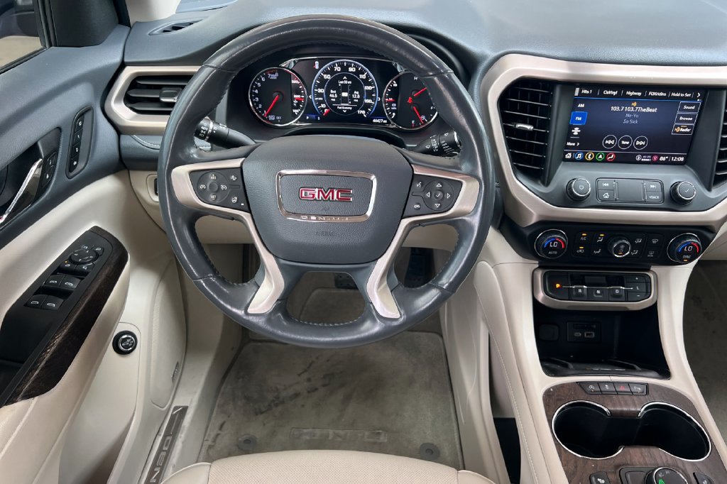 Used 2021 GMC Acadia Denali w/ Denali Technology Package FWD image 17