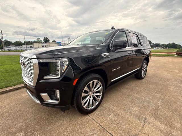 Used 2021 GMC Yukon Denali w/ Denali Premium Package AWD/4WD image 4