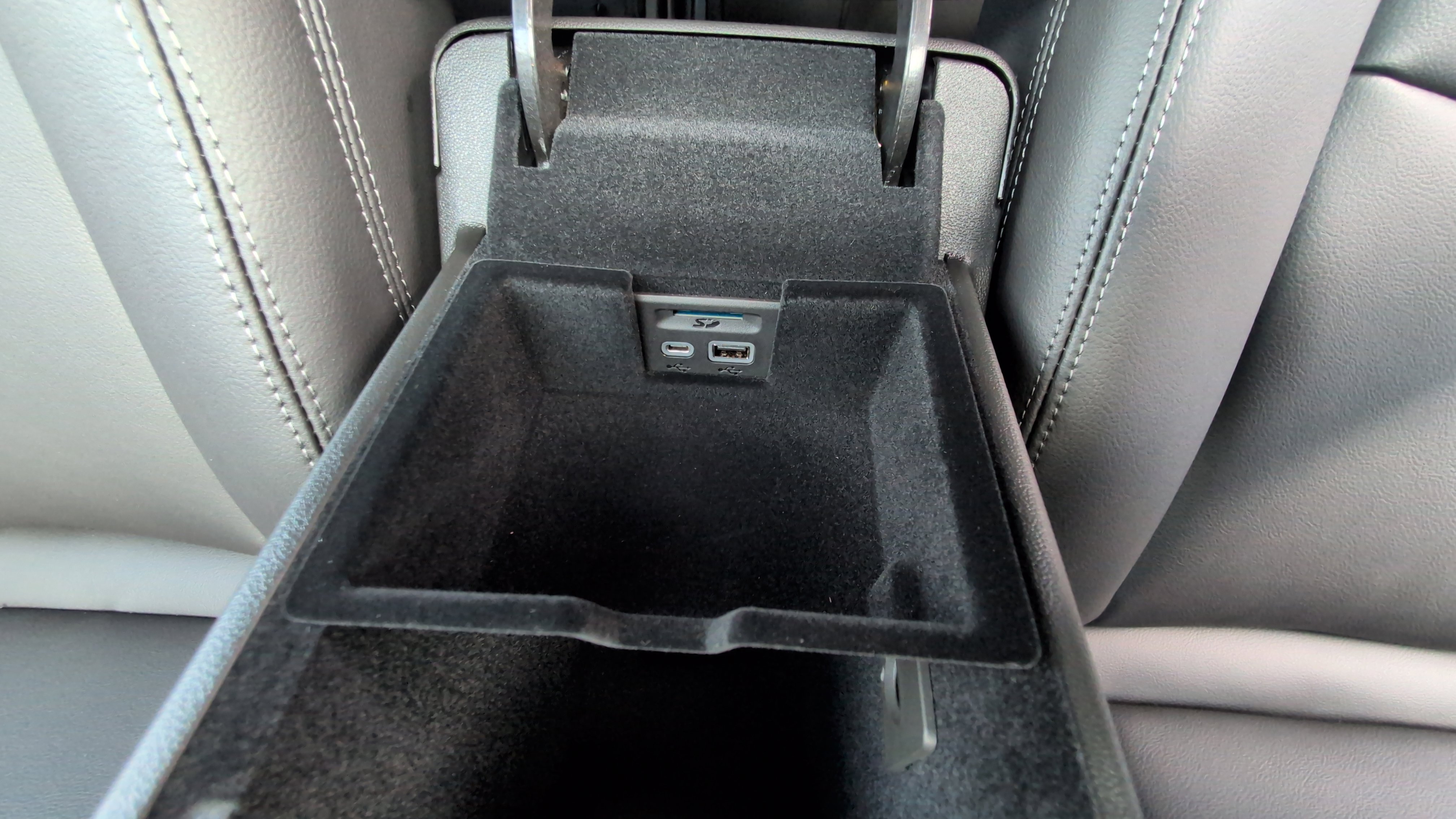 New 2025 Cadillac XT5 Luxury image 25