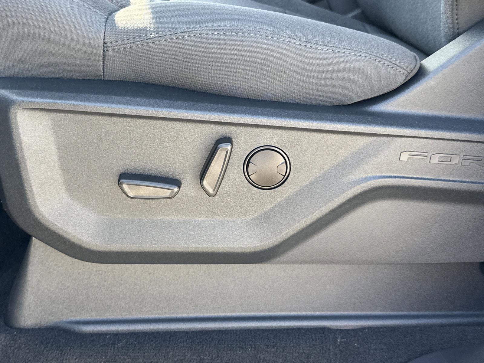 New 2025 Ford Expedition Active image 13