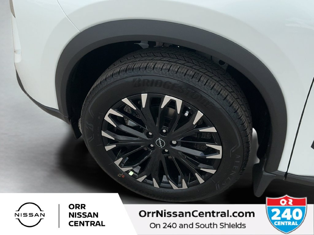 New 2027 Nissan Rogue Dark Armor FWD image 9