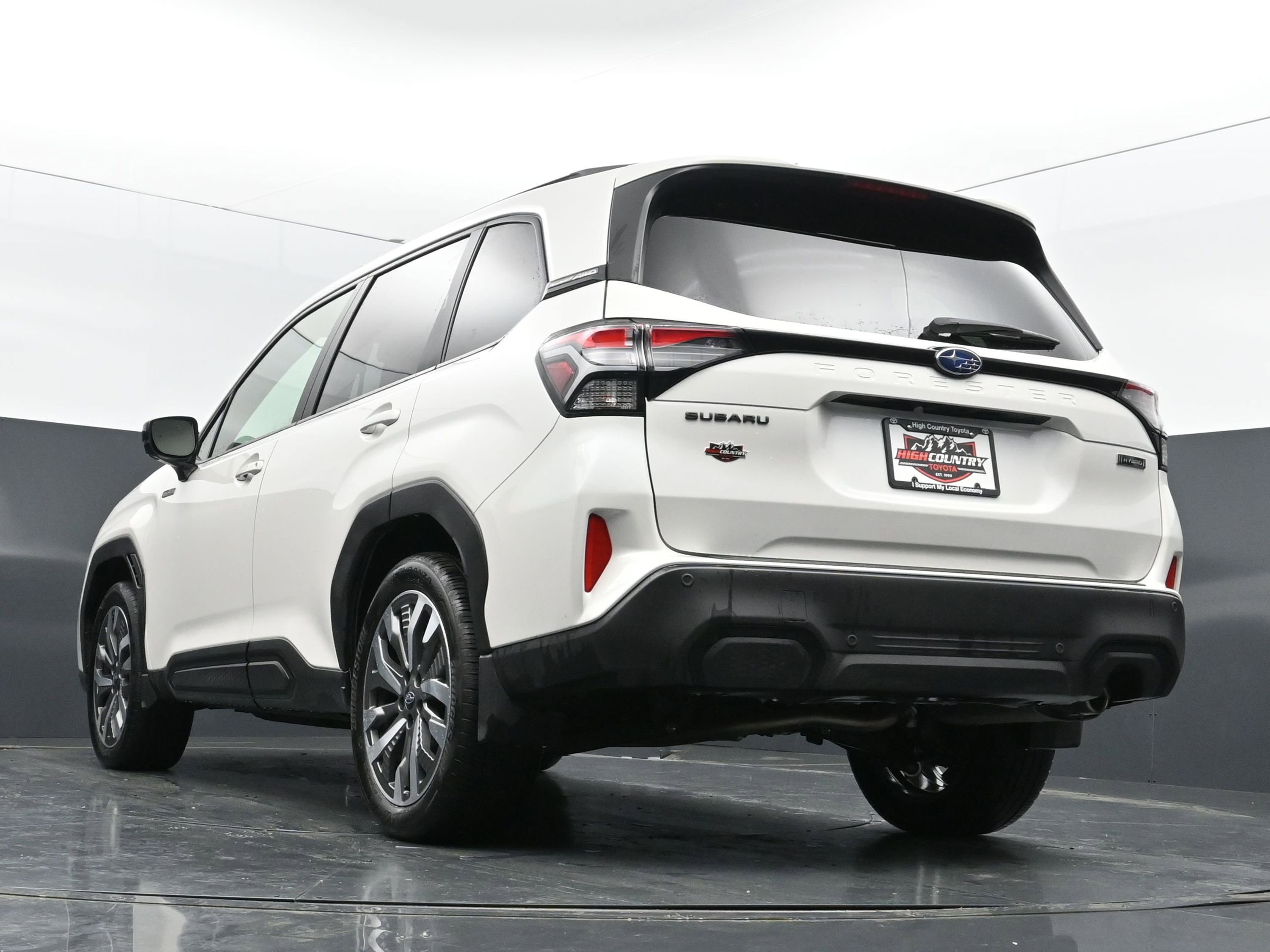 Used 2025 Subaru Forester Touring w/ Touring Package AWD/4WD image 39