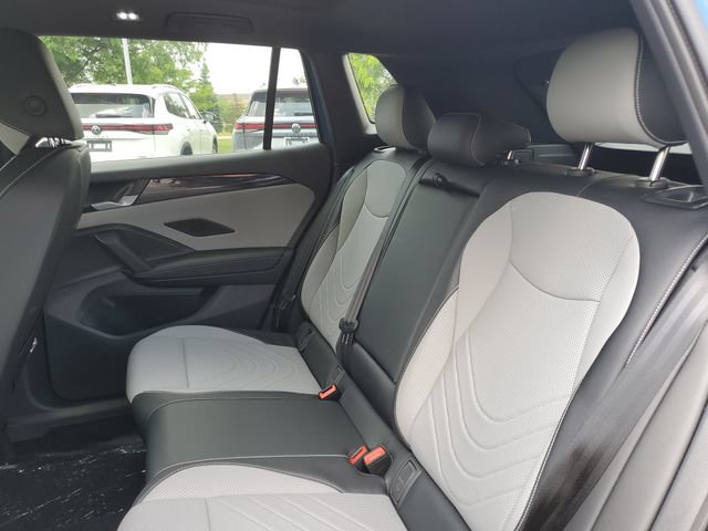 New 2026 Volkswagen Tiguan SE R-Line AWD/4WD image 11