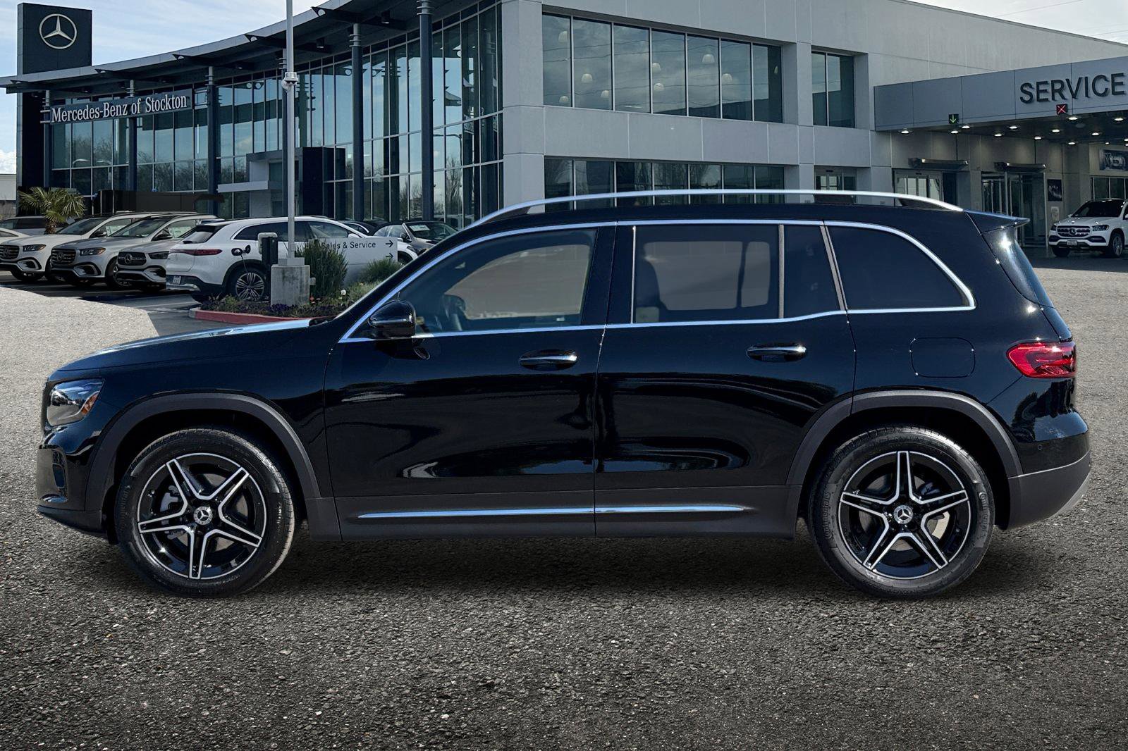 New 2026 Mercedes-Benz GLB 250 4MATIC image 7