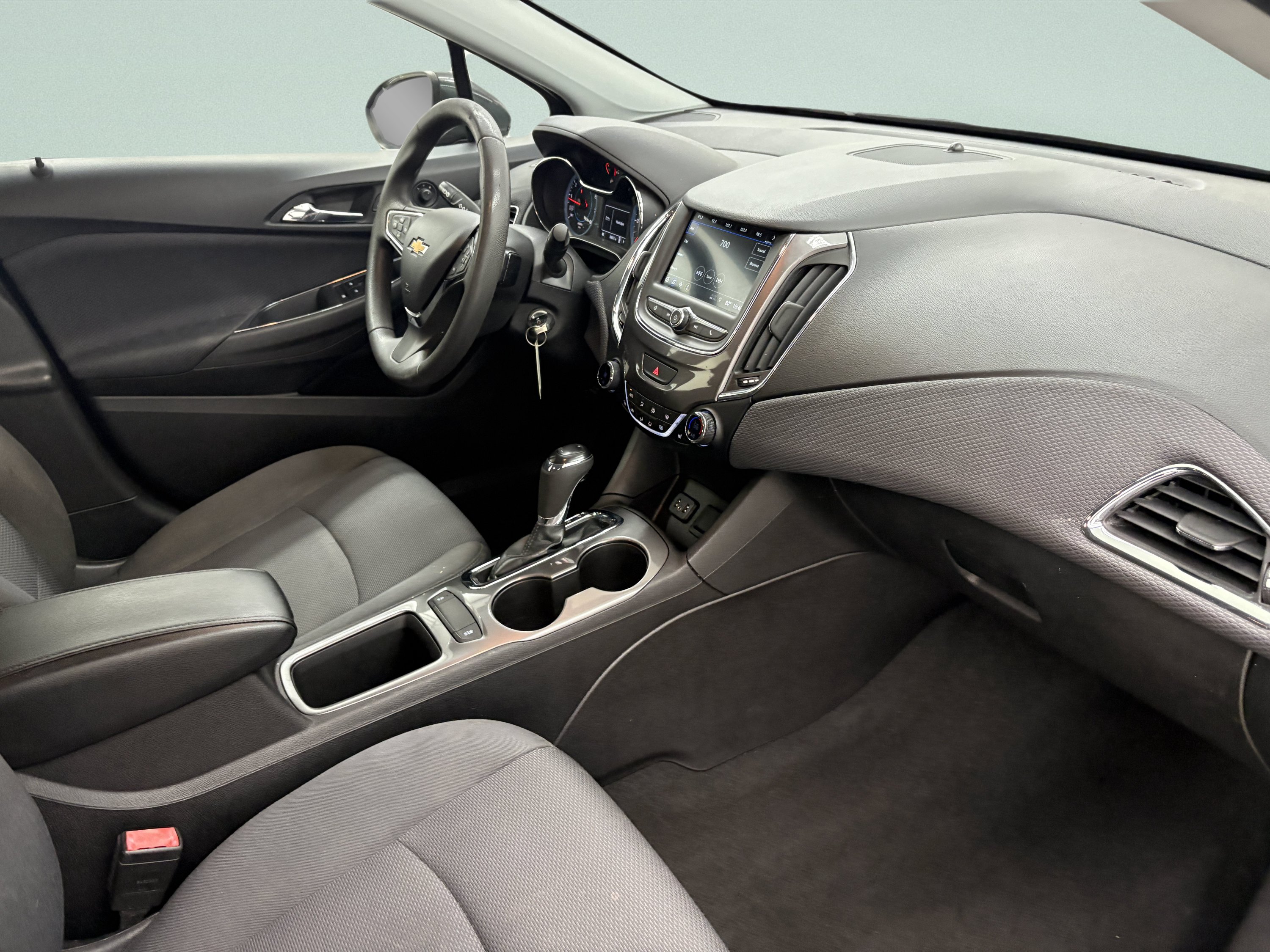 Used 2019 Chevrolet Cruze LT FWD image 19