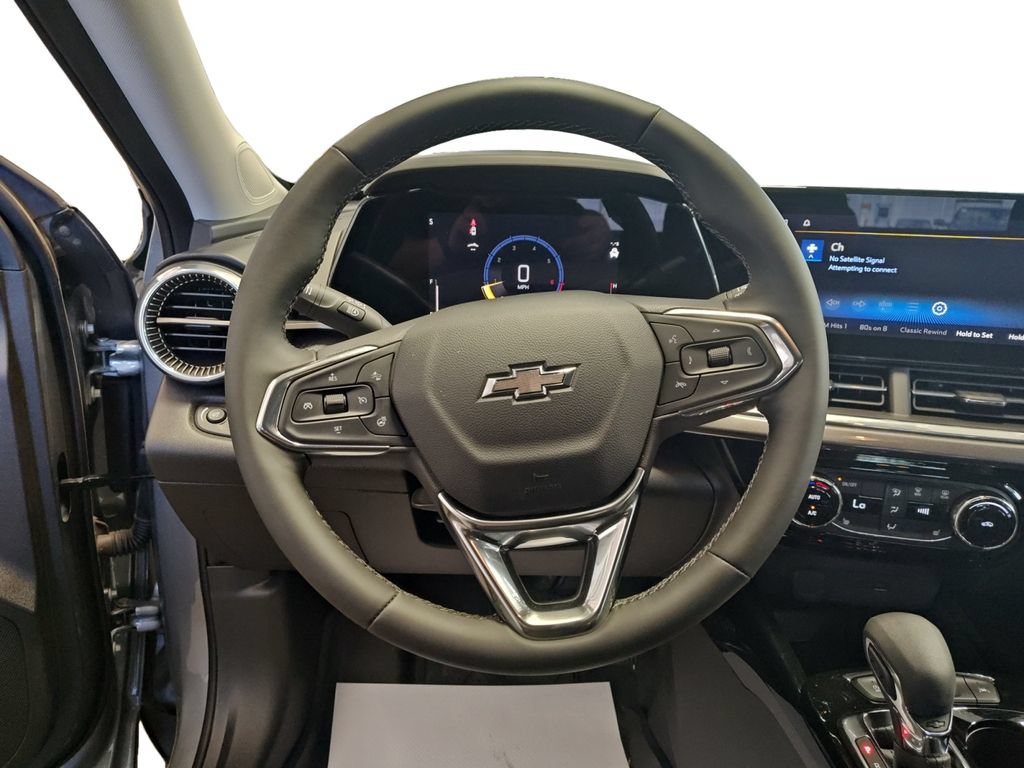 New 2025 Chevrolet Trax ACTIV w/ Driver Confidence Package FWD image 12