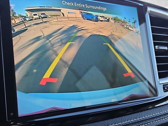 Used 2024 Chrysler Pacifica Select image 14