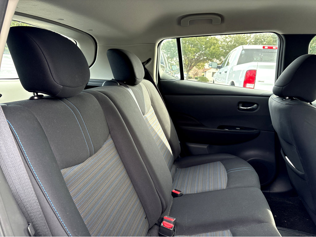 Used 2019 Nissan Leaf SV w/ SV Technology Package image 8