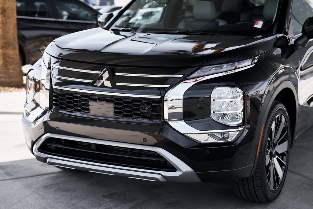 New 2025 Mitsubishi Outlander SE image 5