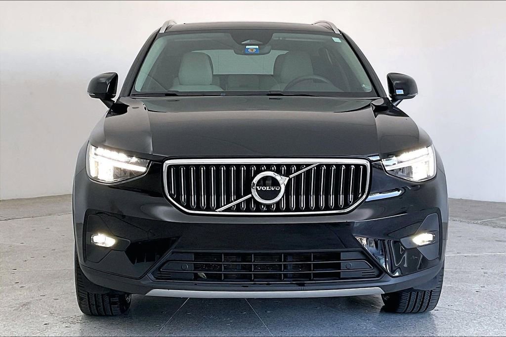 Used 2023 Volvo XC40 B5 Plus w/ Protection Package Premier image 6