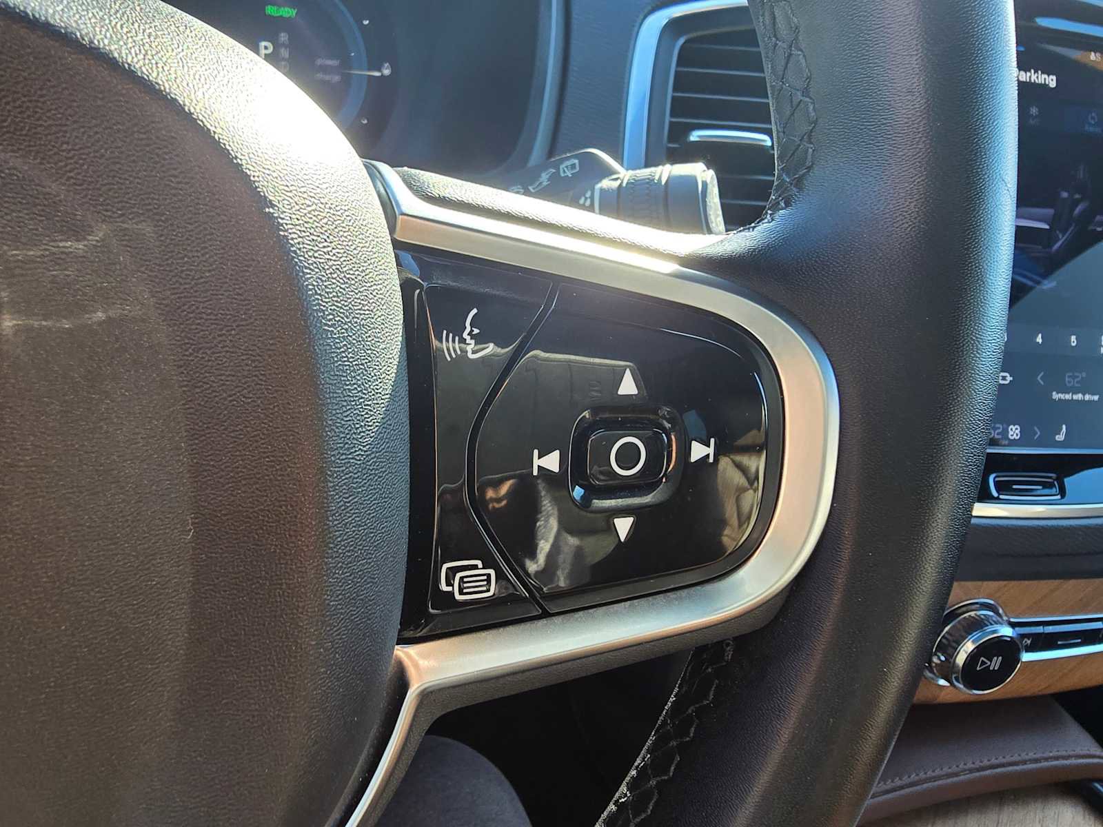 Used 2023 Volvo XC90 T8 Core w/ Climate Package image 33