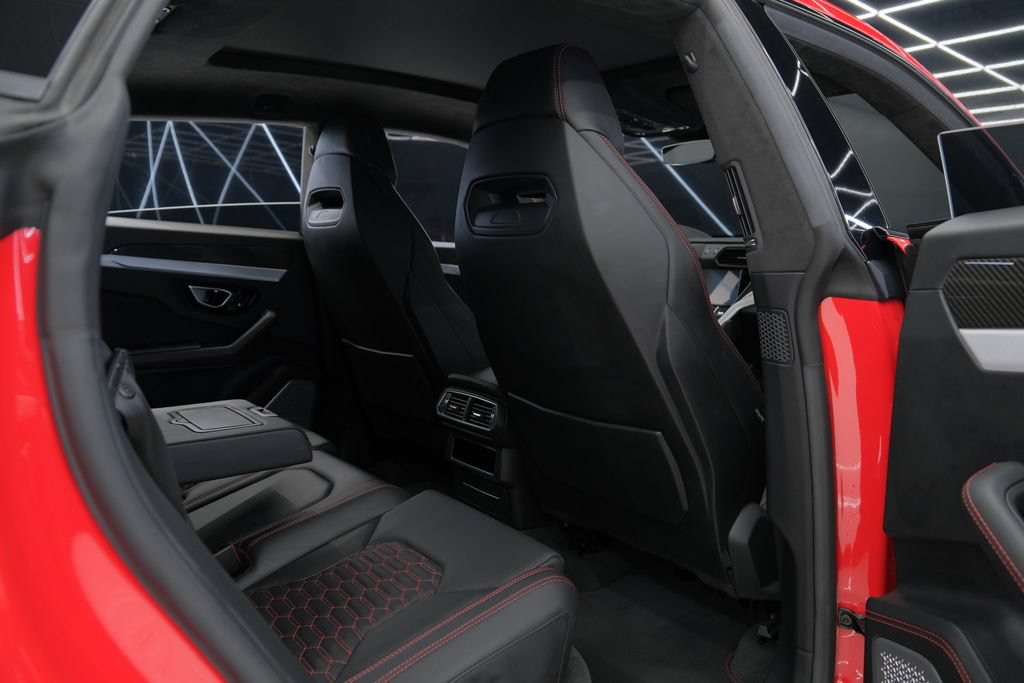 Used 2021 Lamborghini Urus AWD/4WD image 25